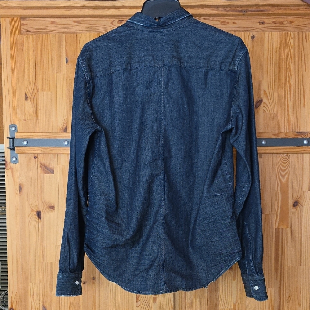 NEW FRANK & EILEEN MEN'S LUKE TATTERED DENIM BUTTON UP SHIRT IN DK BLUE RINSE XS - Picture 2 of 10